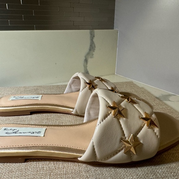 VINTAGE HAVANA Savannah Flat One Band Sandals - Leather
Sizes 8 size 6 NWT NIB - Picture 7 of 13